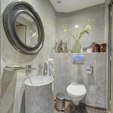 Apartament Superbe 4 Pieces A 200 M Du Palais *